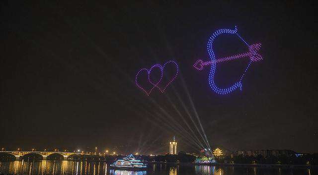 智能照明·长沙橘子洲777架无人机浪漫灯光秀迎七夕5 智能照明·长沙橘子洲777架无人机浪漫灯光秀迎七夕5