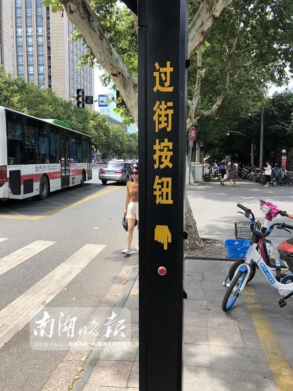 荣事达智能照明 ▏嘉兴市启用首个请求式人行过街信号灯