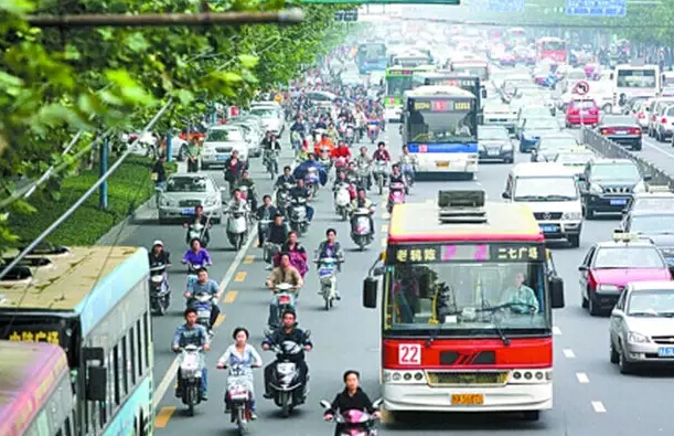 荣事达灯具照明 ▏为什么高速公路上没有安装路灯？